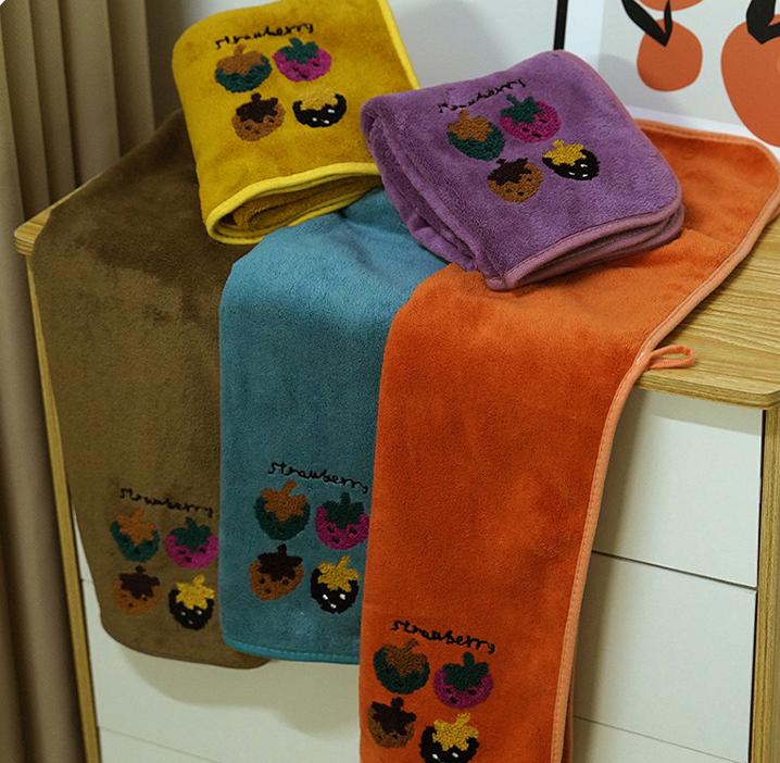 Toalla grande absorbente de terciopelo coral para lavar y secar el cabello.