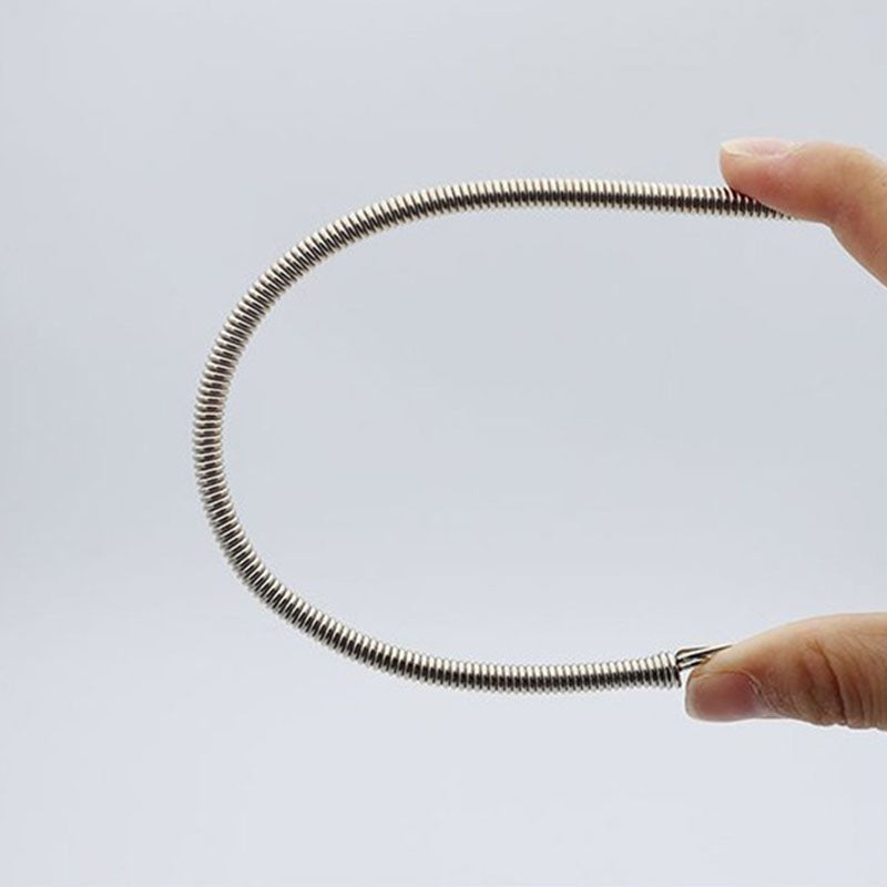 Herramienta multifuncional plegable con cordón elástico para enhebrar